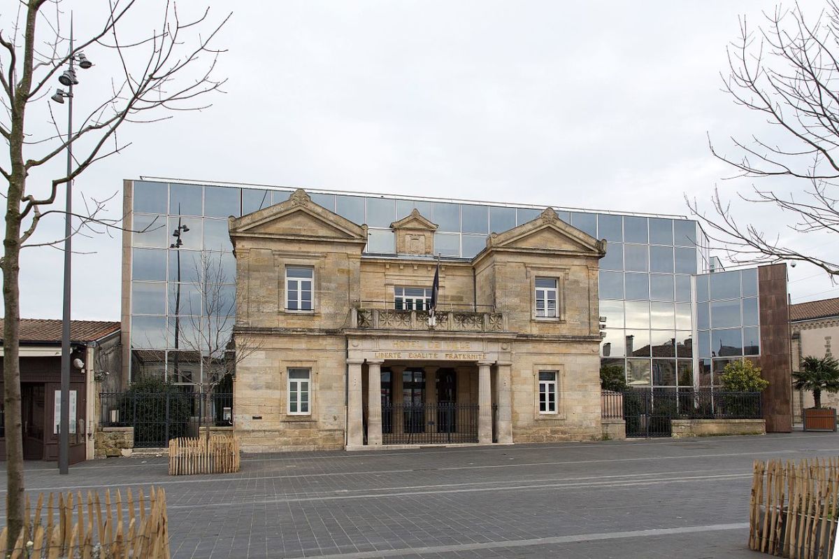 LMNP Étudiant Bordeaux — L'hôtel de ville de Pessac