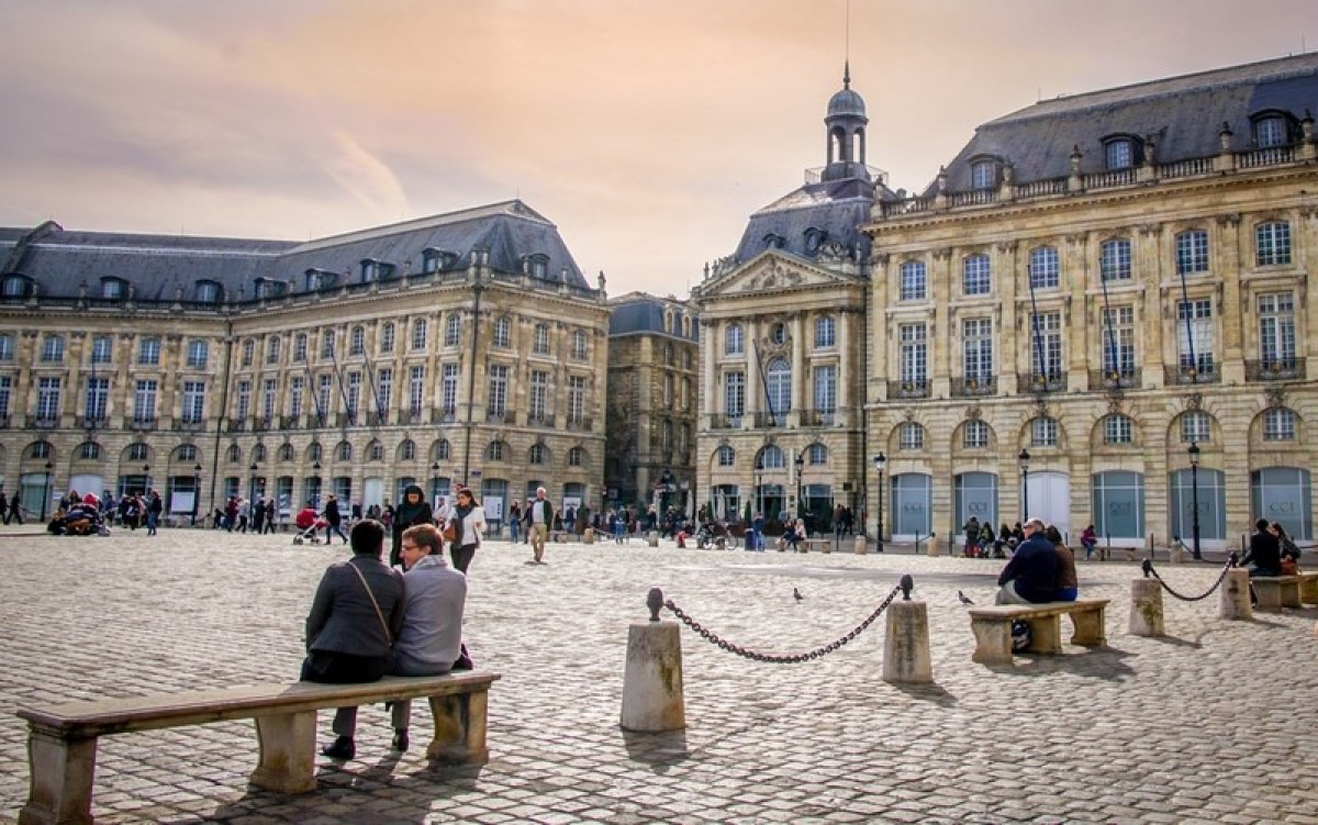 Travailler à Bordeaux – Place de la Bourse à Bordeaux