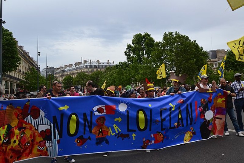 politique logement Macron  – manifestation des étudiants